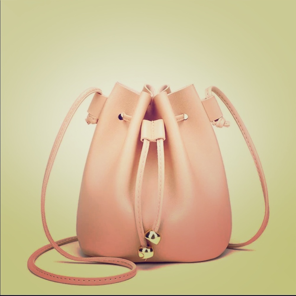 Bucket bag